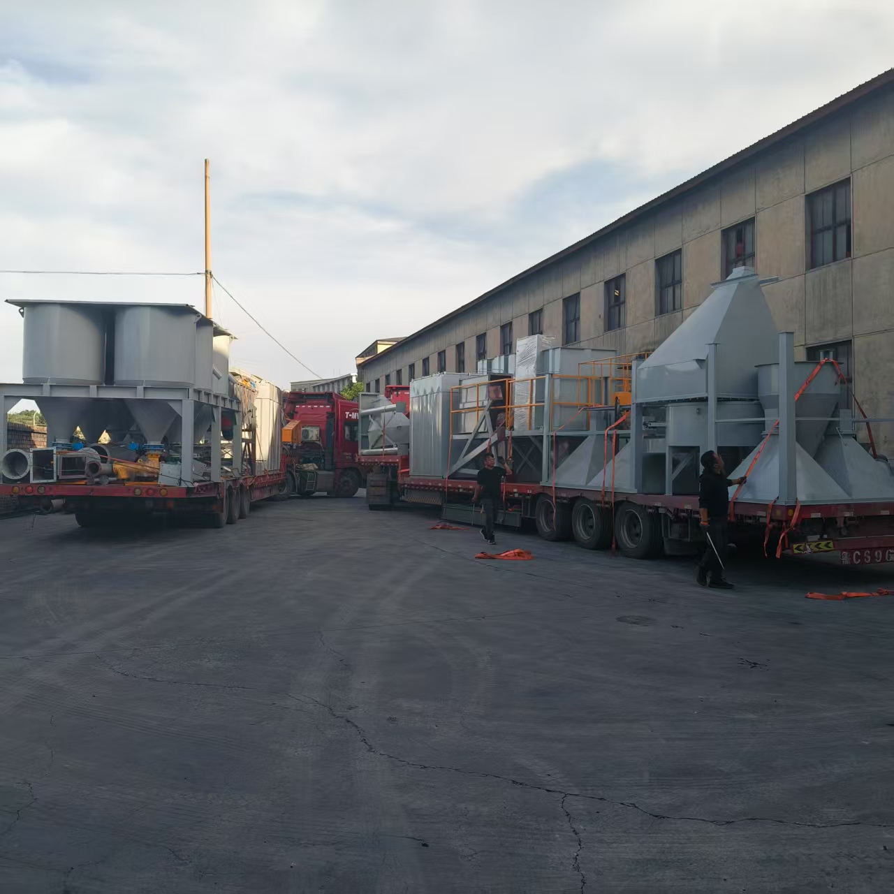 耐火材料再生利用生產(chǎn)線(xiàn)發(fā)貨